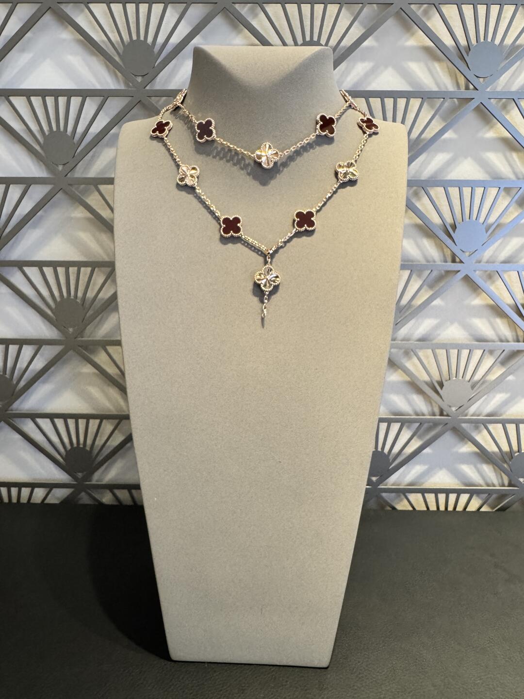 [Rani Jewelry]CLOVER 20 MOTIFS LASER CARNELIAN NECKLACE