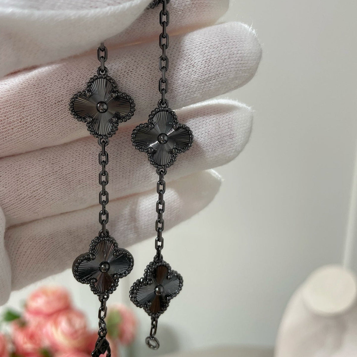 [Rani Jewelry JEWELRY]CLOVER 5 MOTIF BLACK BRACELET