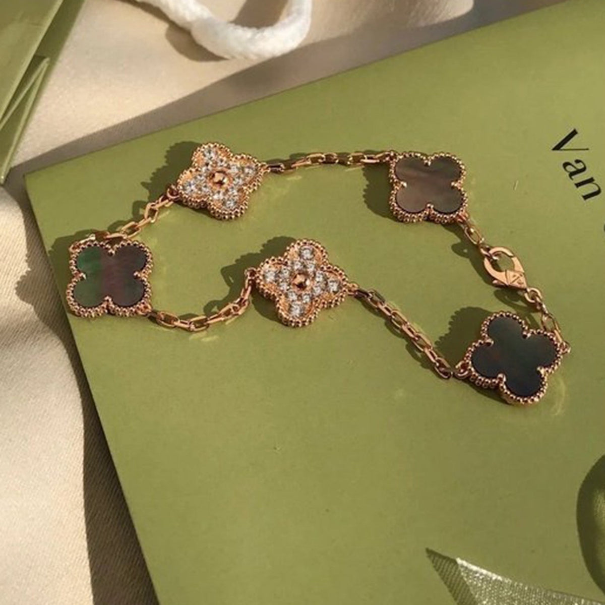 [Rani Jewelry] CLOVER 5 MOTIF GRAY MOP BRACELET COLLECTION