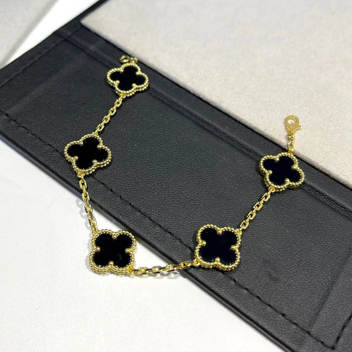 [Rani Jewelry] CLOVER 5 MOTIF ONYXS BRACELET COLLECTION