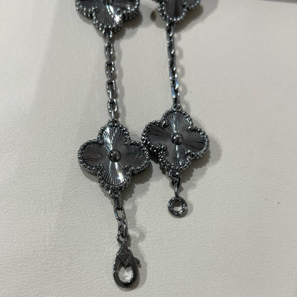 [Rani Jewelry JEWELRY]CLOVER 5 MOTIF BLACK BRACELET