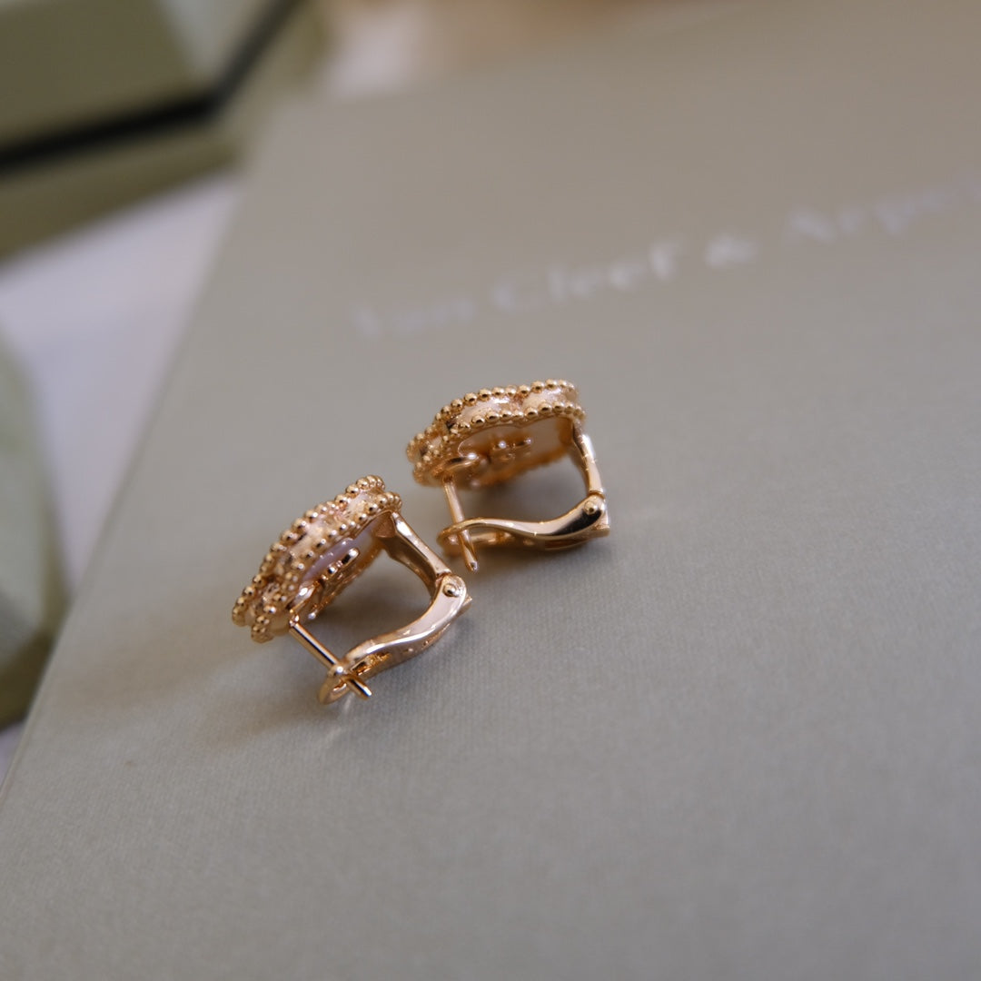 [Rani Jewelry]LUCKY PINK GOLD WHITE MOP EARRINGS