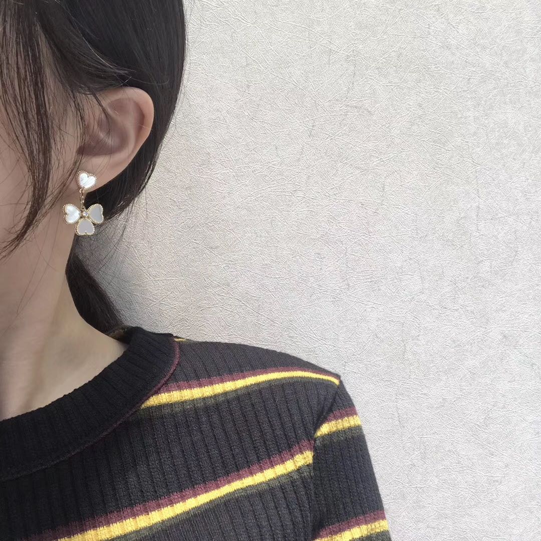 [Rani Jewelry]CLOVER SWEET WHITE MOP EARRINGS