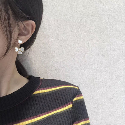 [Rani Jewelry]CLOVER SWEET WHITE MOP EARRINGS