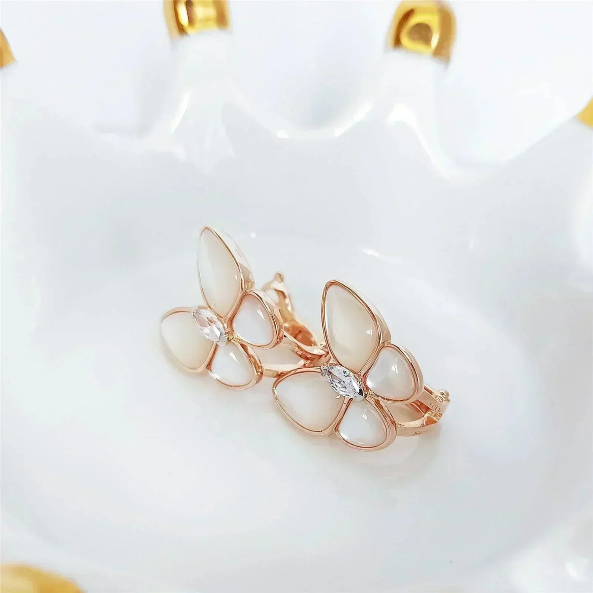 [Rani Jewelry]BUTTERFLY MOP DIAMOND EARRINGS