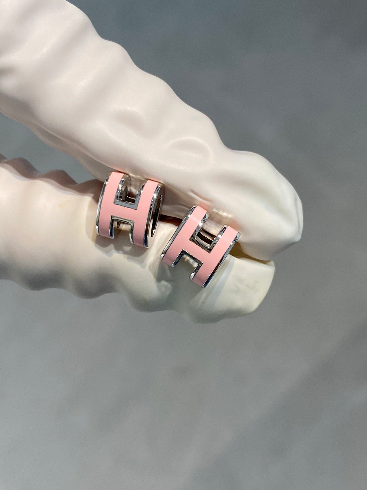 [Rani Jewelry]MINI POP H SILVER EARRINGS PINK