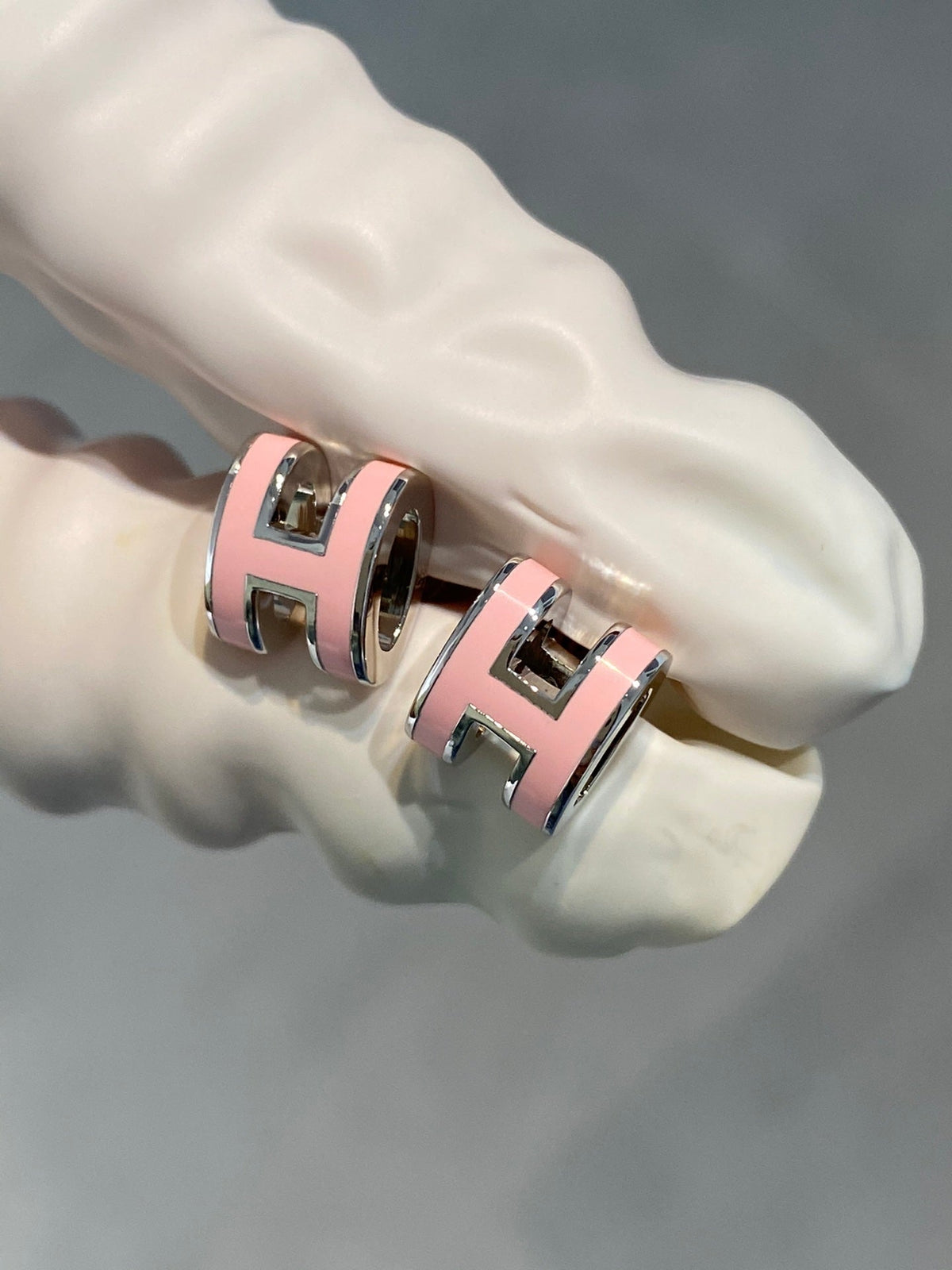 [Rani Jewelry]MINI POP H SILVER EARRINGS PINK