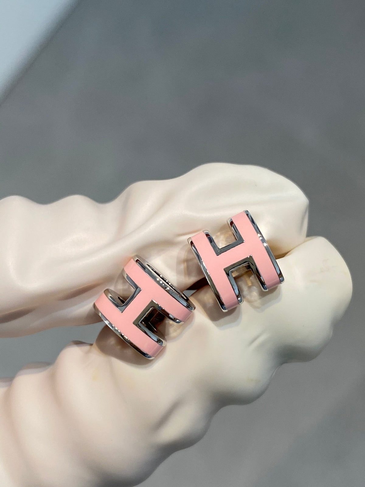 [Rani Jewelry]MINI POP H SILVER EARRINGS PINK