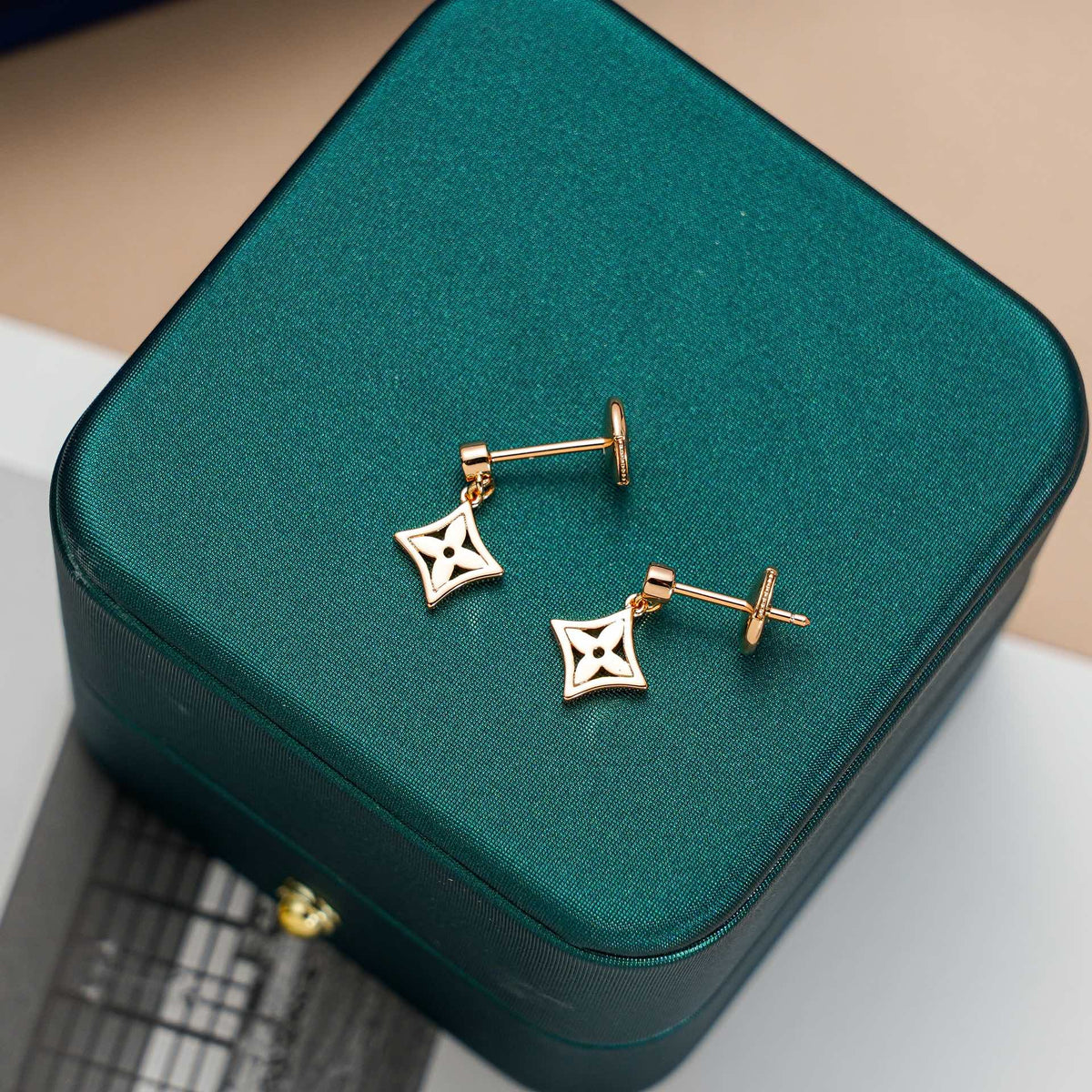 [Rani Jewelry]STAR EARRINGS GOLD