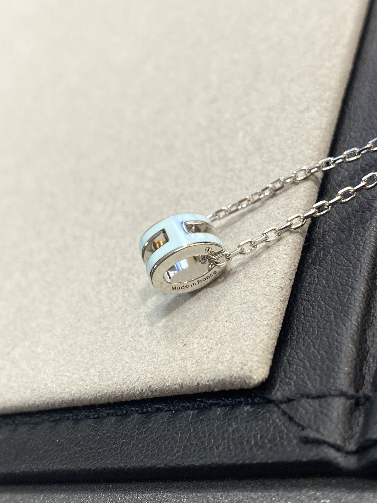 [Rani Jewelry]POP H LIGHT BLUE NECKLACE