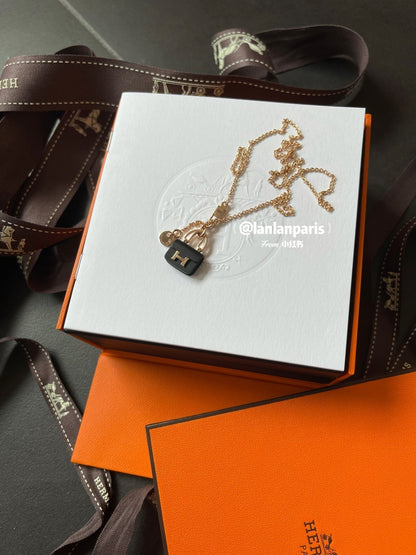 [Rani Jewelry]CONSTANCE BLACK PEDANT PINK GOLD NECKLACE