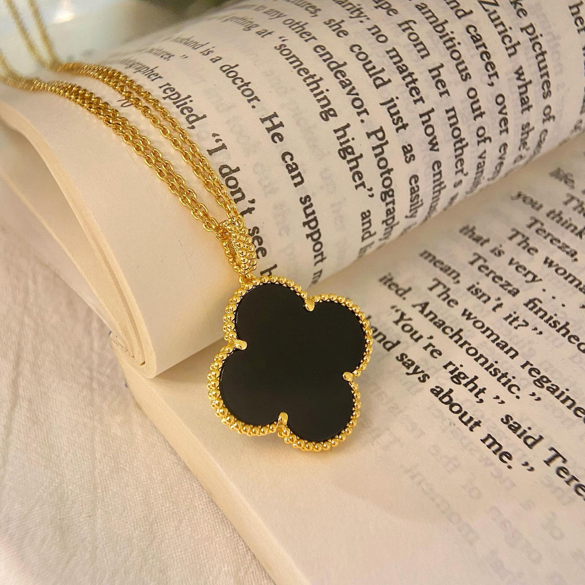 [Rani Jewelry]CLOVER 25MM NECKLACE GOLD ONYX