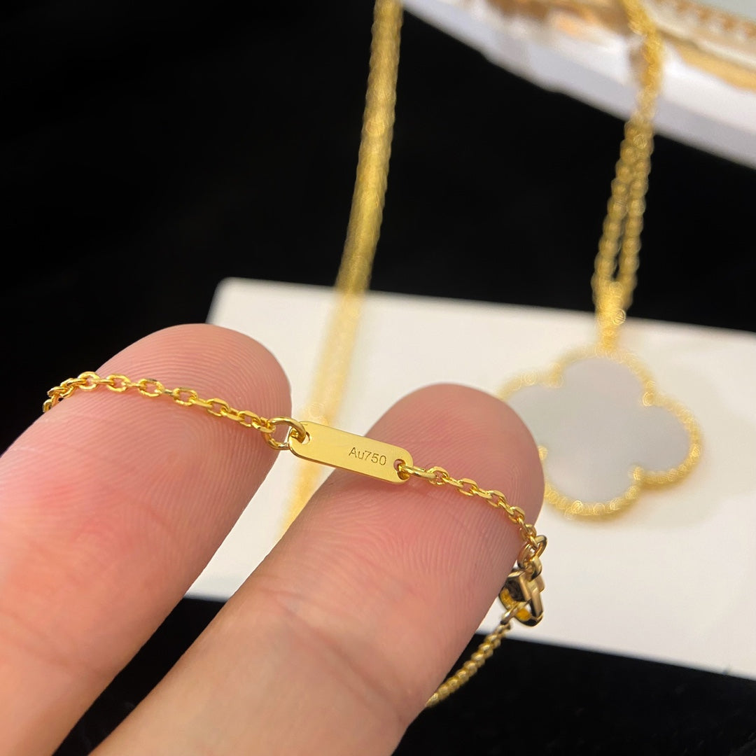 [Rani Jewelry]CLOVER 25MM MOP LARGE PENDANT NECKLACE