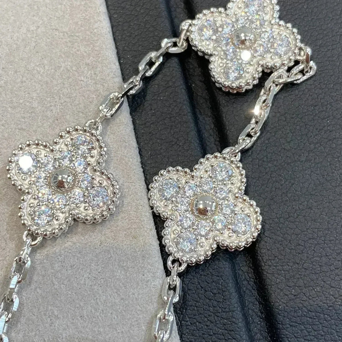 [Rani Jewelry] CLOVER 5 MOTIF FULL DIAMOND BRACELET COLLECTION