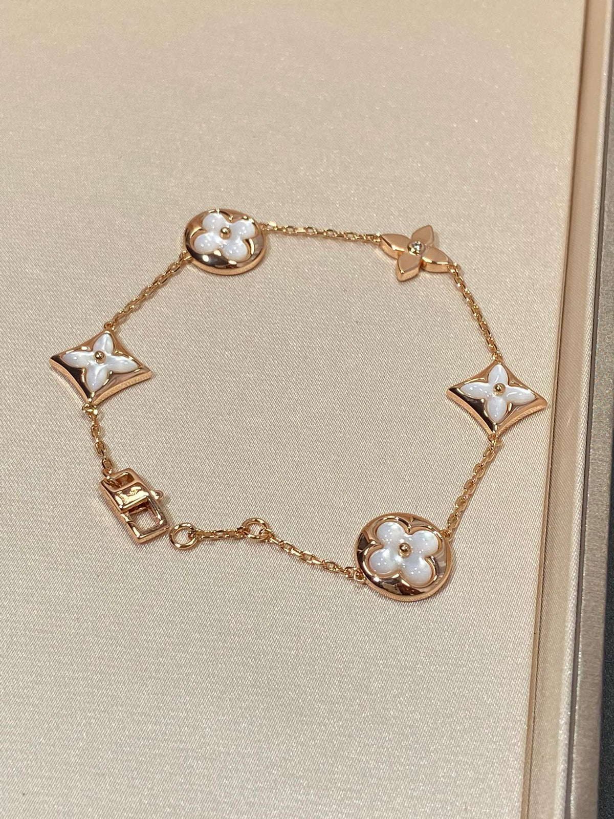 [Rani Jewelry]STAR AND SUN 5 MOTIF MOP PINK GOLD BRACELET