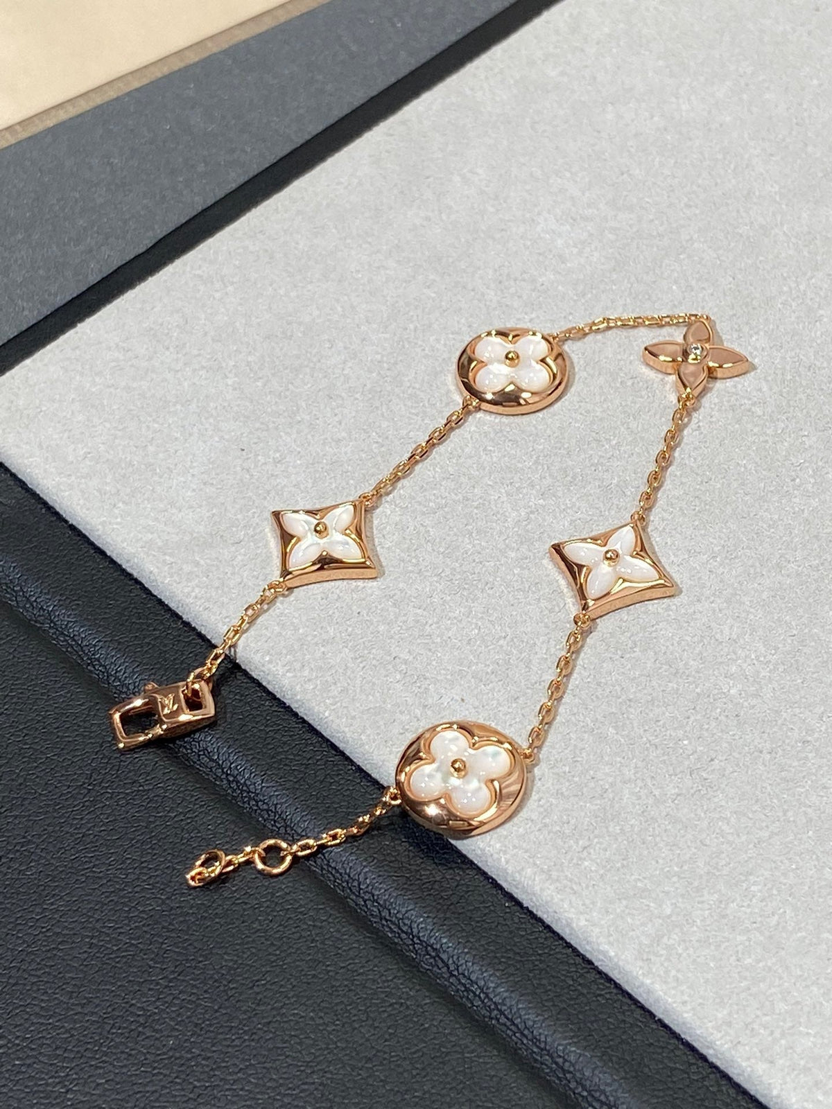 [Rani Jewelry]STAR AND SUN 5 MOTIF MOP PINK GOLD BRACELET