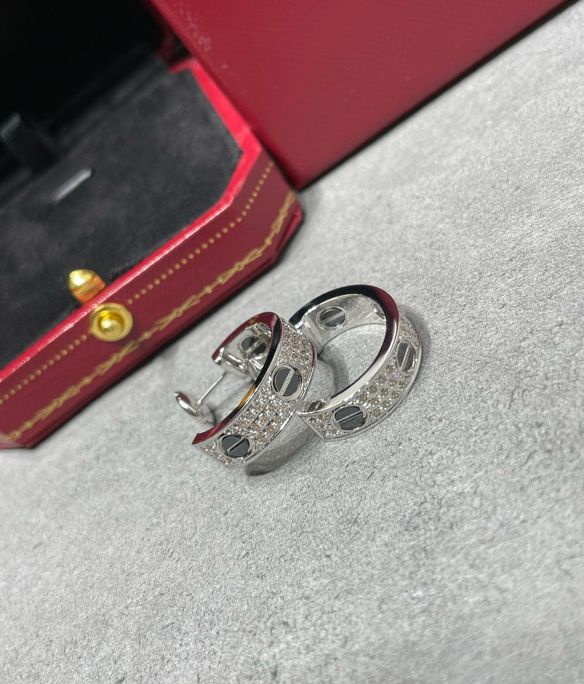 [Rani Jewelry] LOVE CERAMIC DIAMOND PAVED SILVER EARRINGS