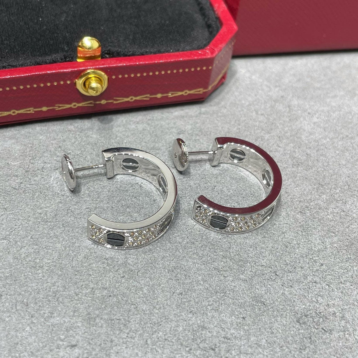 [Rani Jewelry] LOVE CERAMIC DIAMOND PAVED SILVER EARRINGS