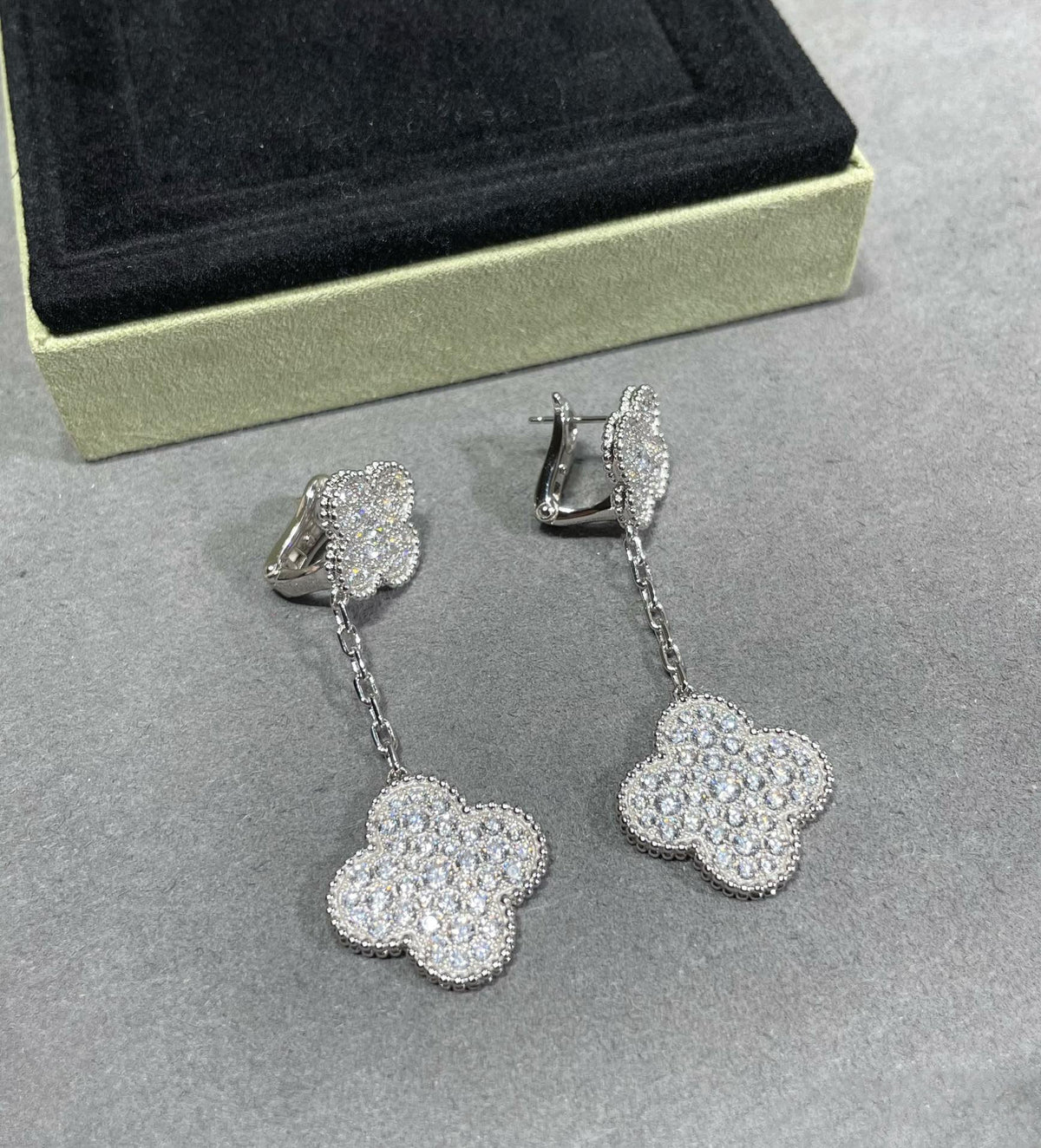 [Rani Jewelry]CLOVER 2 MOTIFS DIAMOND PAVED SILVER EARRINGS