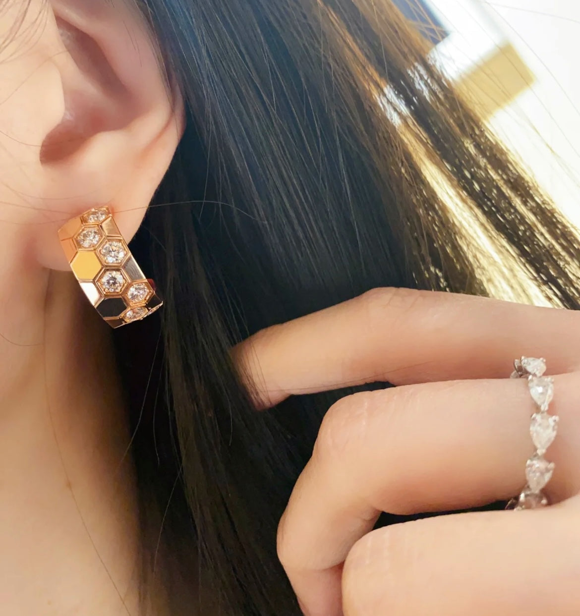 [Rani Jewelry]BEE LOVE DIAMOND HOOP EARRINGS