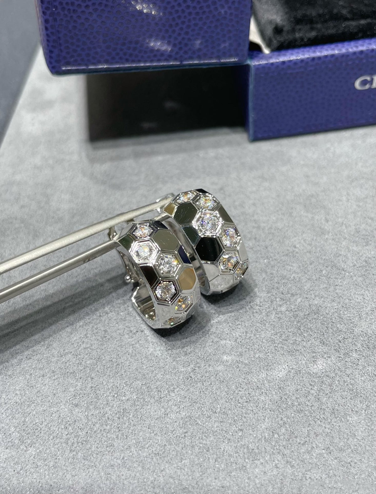 [Rani Jewelry]BEE LOVE DIAMOND HOOP EARRINGS