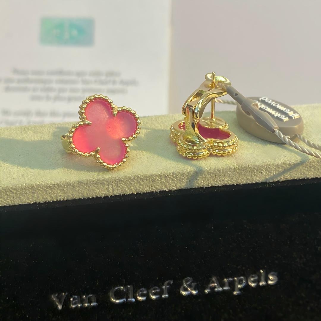[Rani Jewelry]NEW CLOVER 15MM PINK ENAMEL STUD EARRINGS