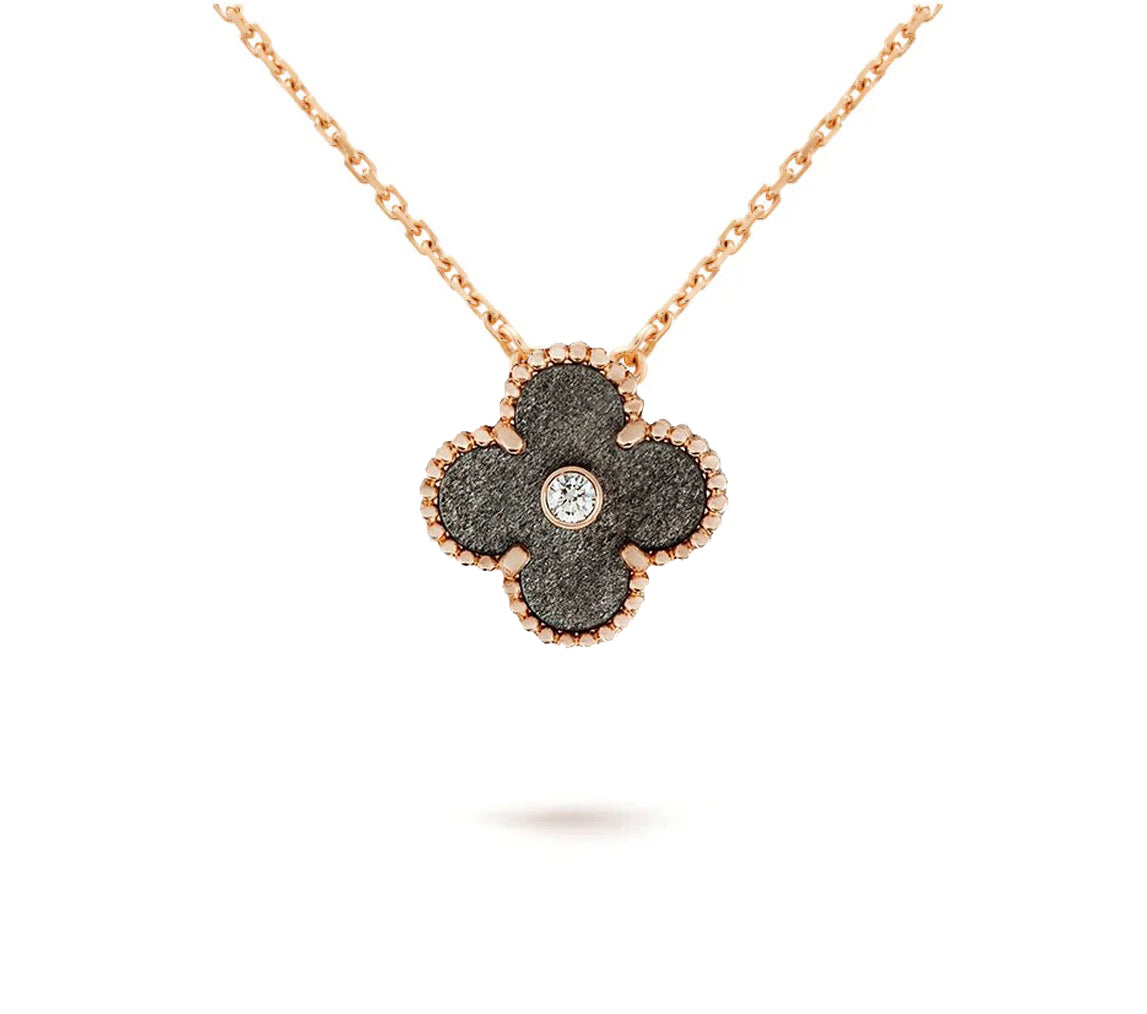 [Rani Jewelry]CLOVER 15MM CHRISTMAS LIMITED EDITION SINGLE FLOWER NECKLACE