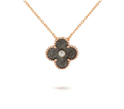 [Rani Jewelry]CLOVER 15MM CHRISTMAS LIMITED EDITION SINGLE FLOWER NECKLACE