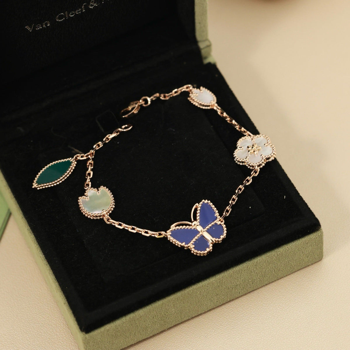 [Rani Jewelry]LUCKY SPRING BUTTERFLY 5 MOTIF BRACELET