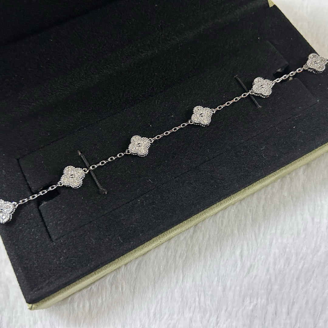 [Rani Jewelry]CLOVER 6 MOTIF DIAMOND BRACELET
