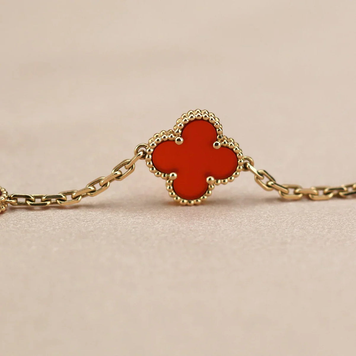 [Rani Jewelry] CLOVER 5 MOTIF RED CORNELIAN BRACELET COLLECTION