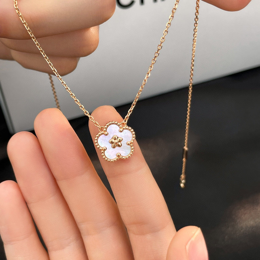 [Rani Jewelry]LUCKY  WHITE MOP  PLUM BLOSSOM NECKLACE