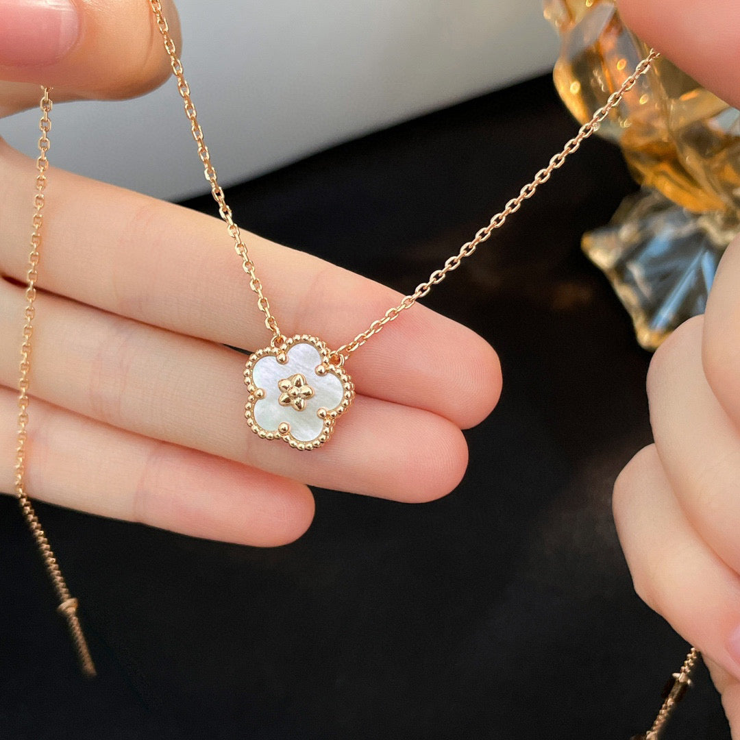 [Rani Jewelry]LUCKY  WHITE MOP  PLUM BLOSSOM NECKLACE