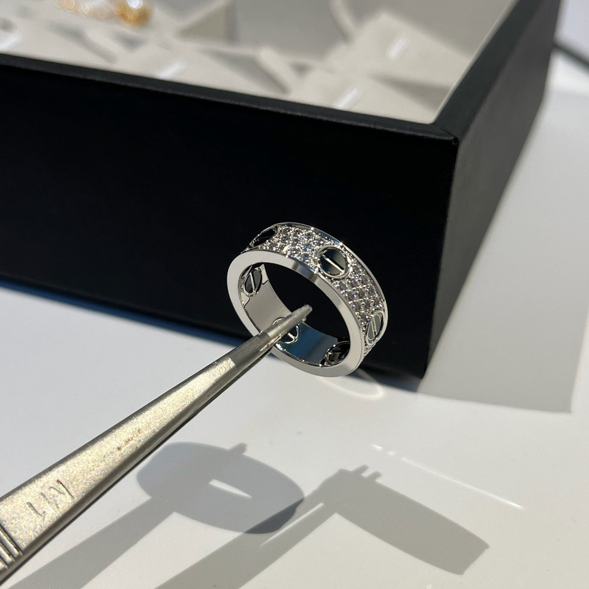 [Rani Jewelry] LOVE RING 5.5MM DIAMONDS PAVED CERAMIC