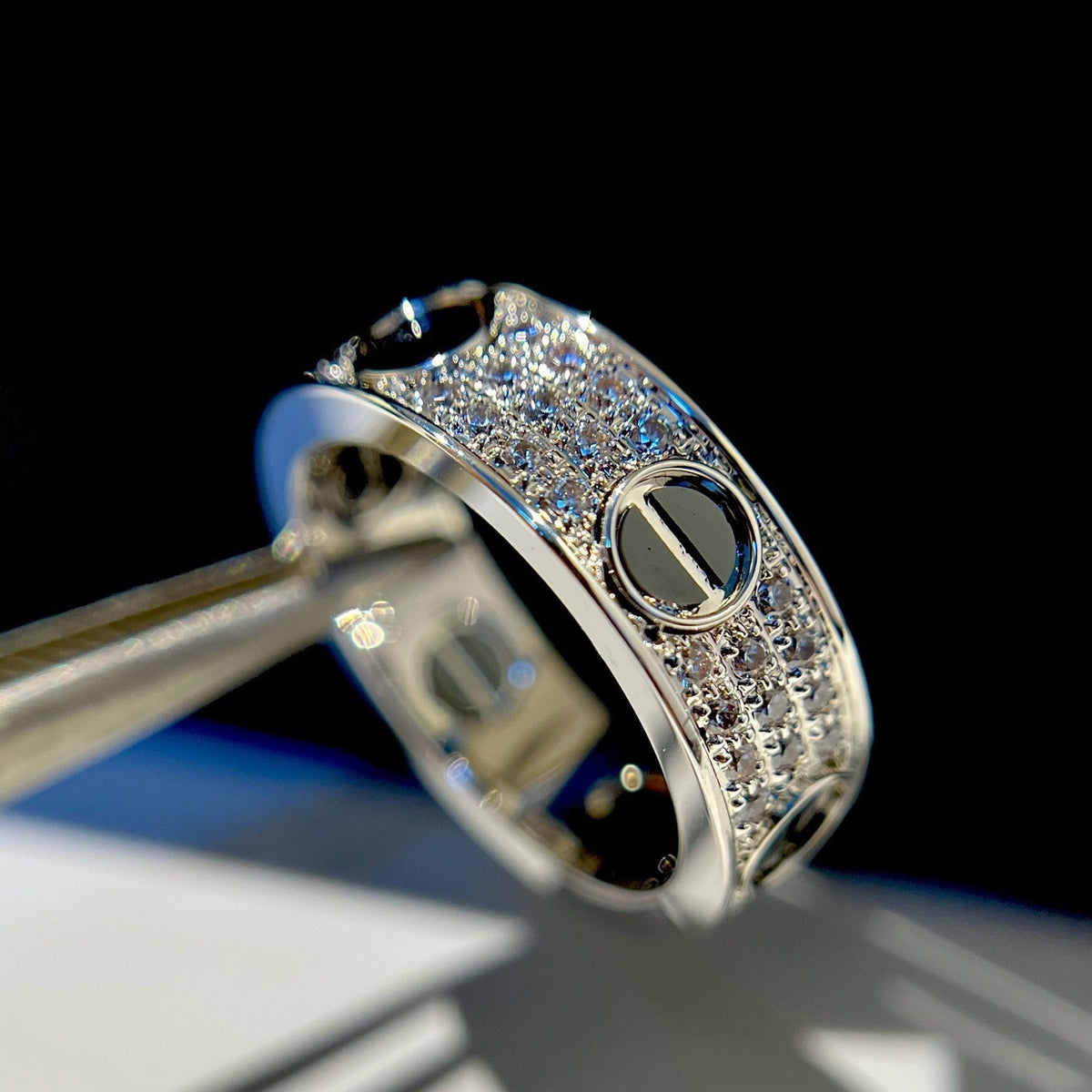 [Rani Jewelry] LOVE RING 5.5MM DIAMONDS PAVED CERAMIC