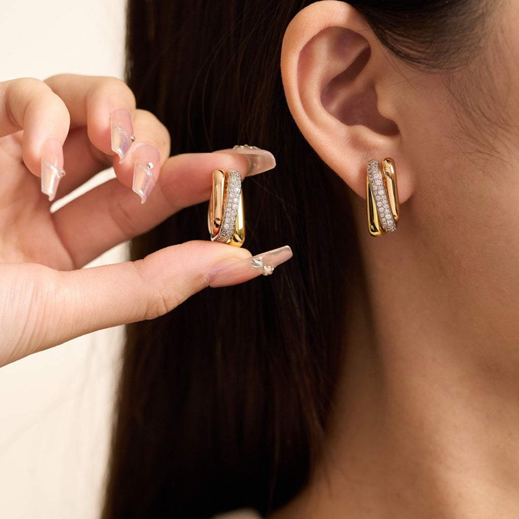 [Rani Jewelry] TRINITY HALF DIAMOND  CUSHION EARRINGS
