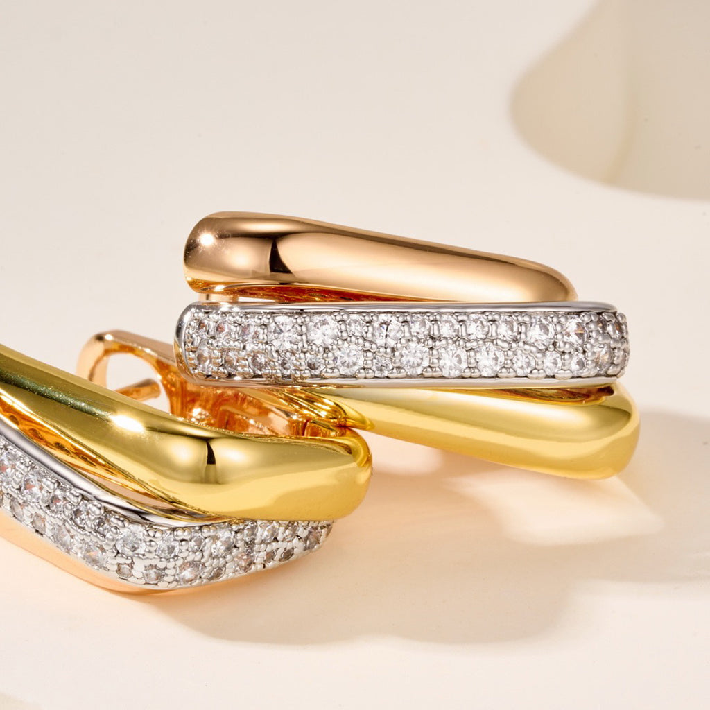 [Rani Jewelry] TRINITY HALF DIAMOND  CUSHION EARRINGS