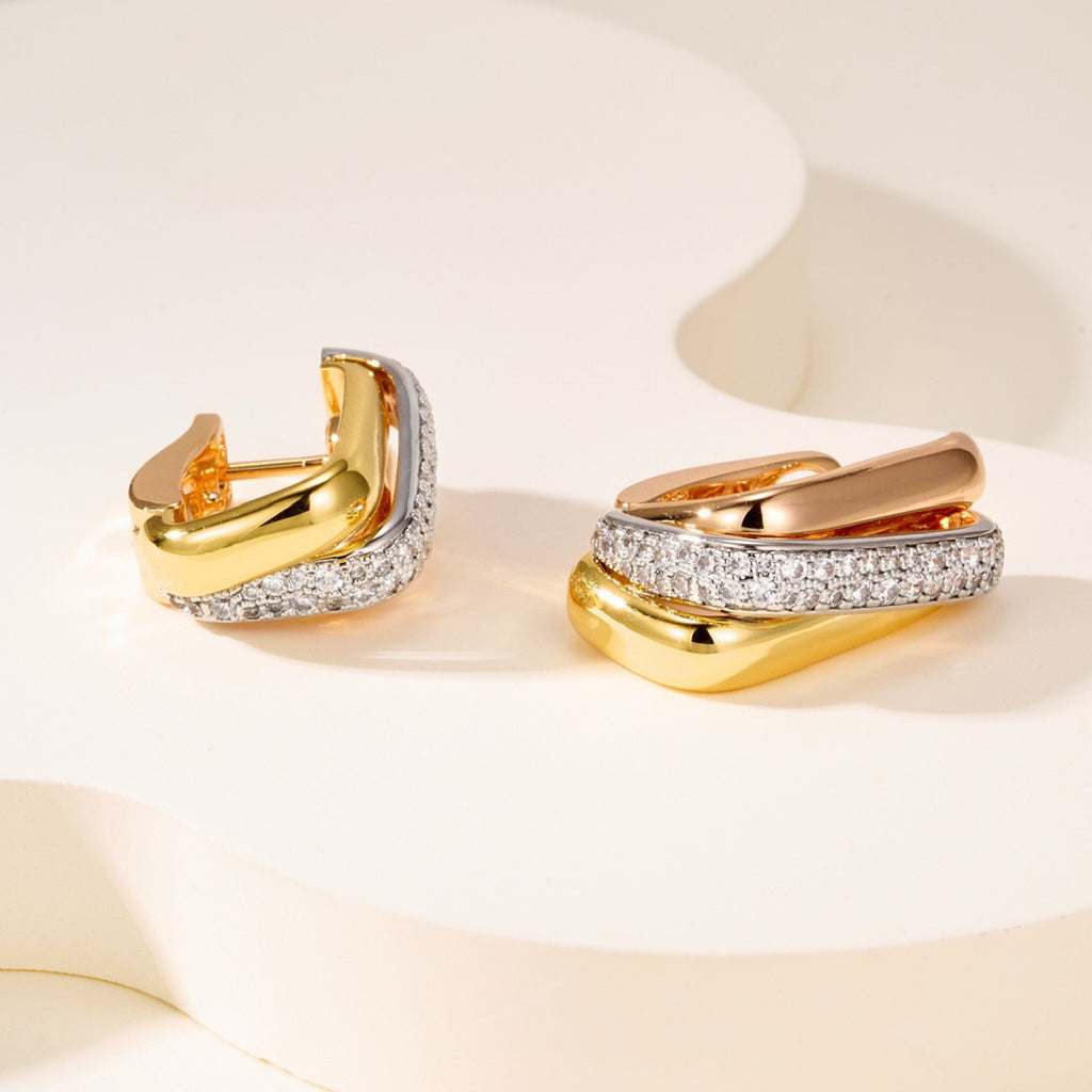[Rani Jewelry] TRINITY HALF DIAMOND  CUSHION EARRINGS