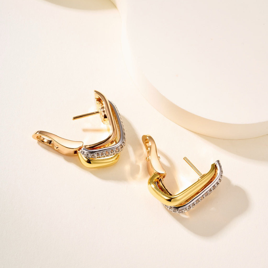 [Rani Jewelry] TRINITY HALF DIAMOND  CUSHION EARRINGS