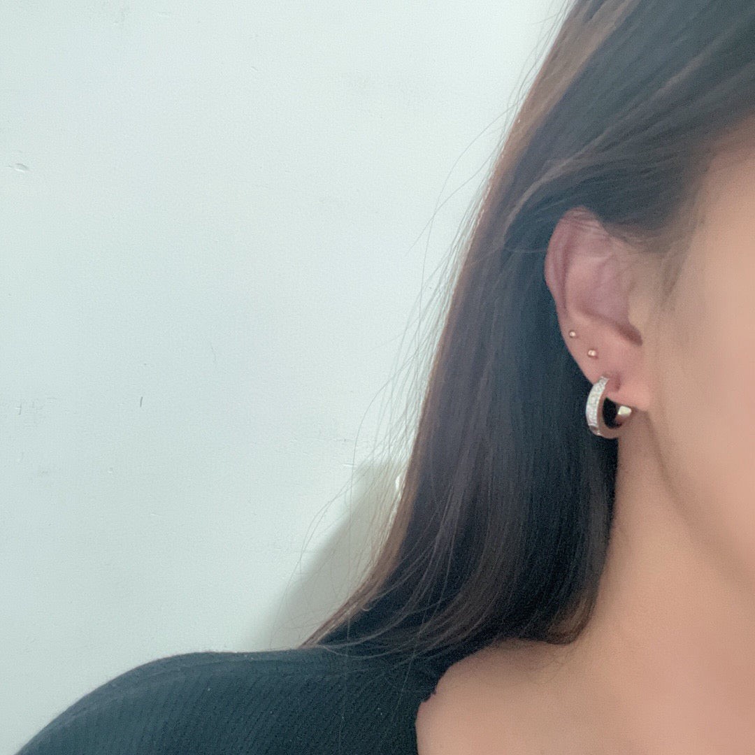 [Rani Jewelry] LOVE 5.5MM DIAMOND PAVED EARRINGS