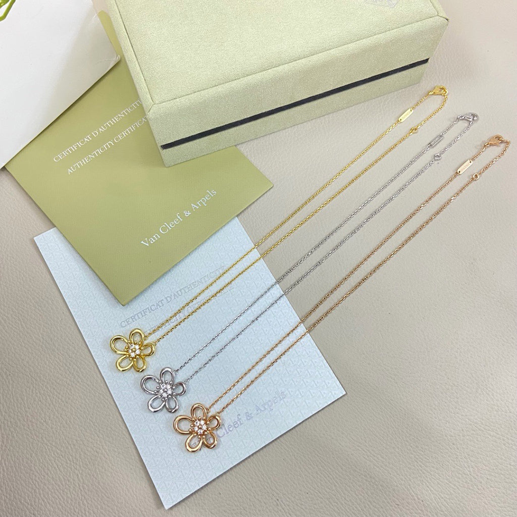 [Rani Jewelry]FLOWERLACE NECKLACE 5 DIAMONDS