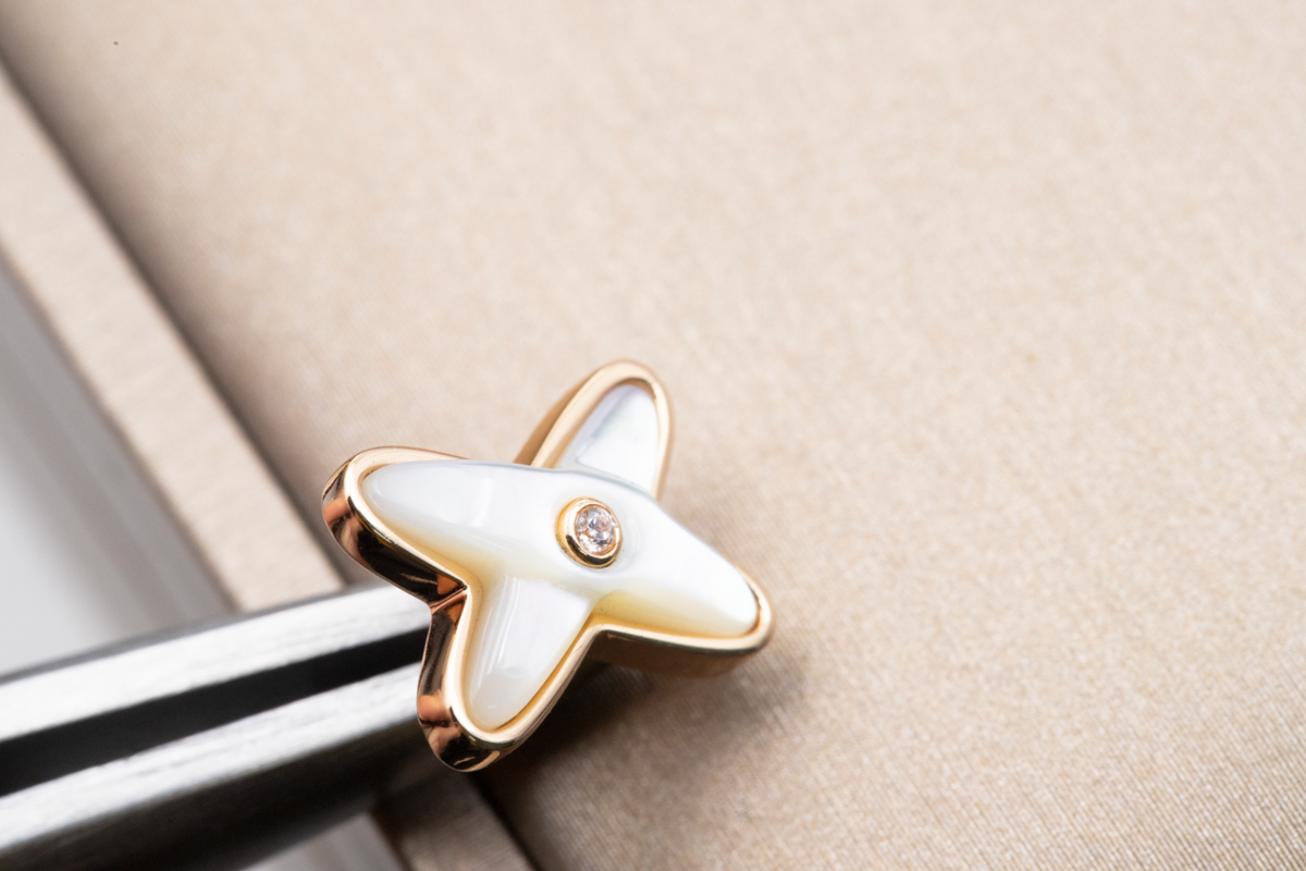 [Rani Jewelry]JEUX DE WHITE MOP PINK GOLD DIAMOND EARRINGS