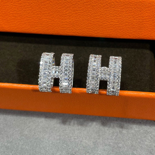 [Rani Jewelry]H STUD EARRINGS WITH SILVER DIAMONDS