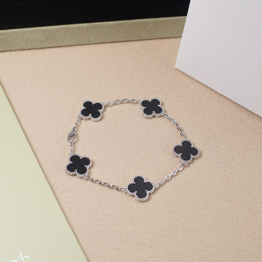 [Rani Jewelry] CLOVER 5 MOTIF ONYXS BRACELET COLLECTION