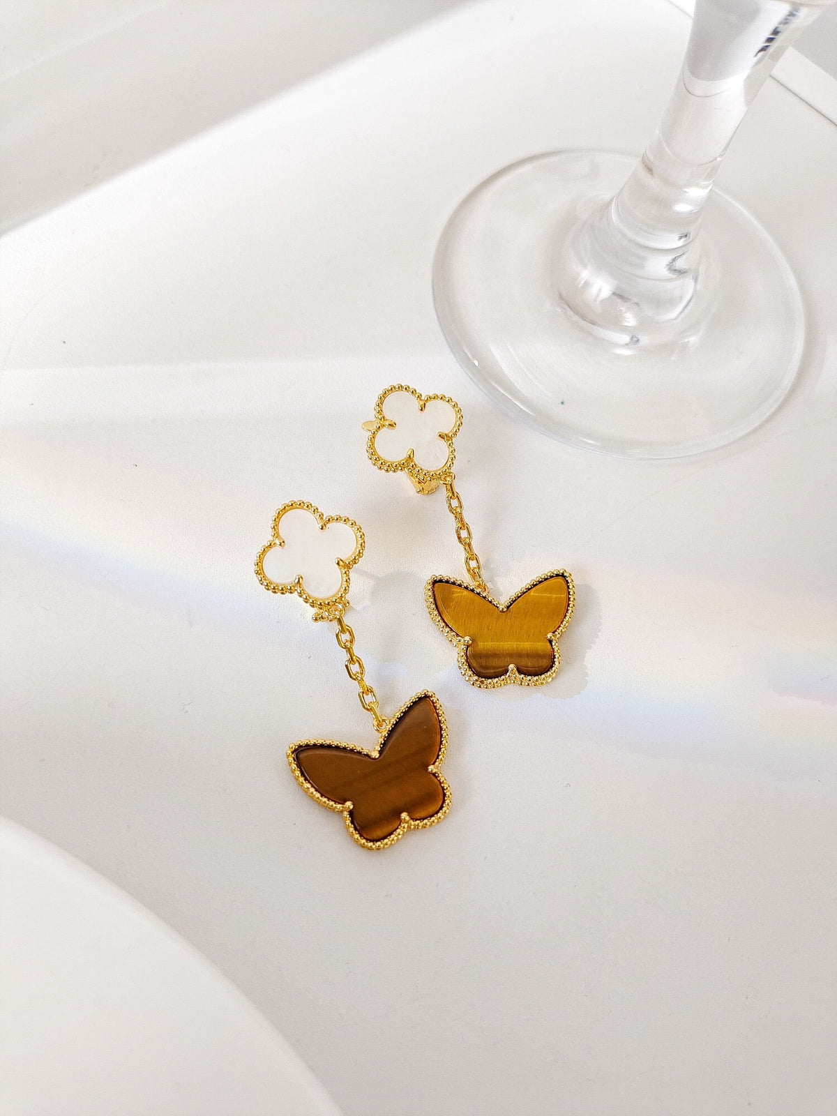 [Rani Jewelry]BUTTERFLY 2 MOTIF TIGER EYE MOP EARRINGS
