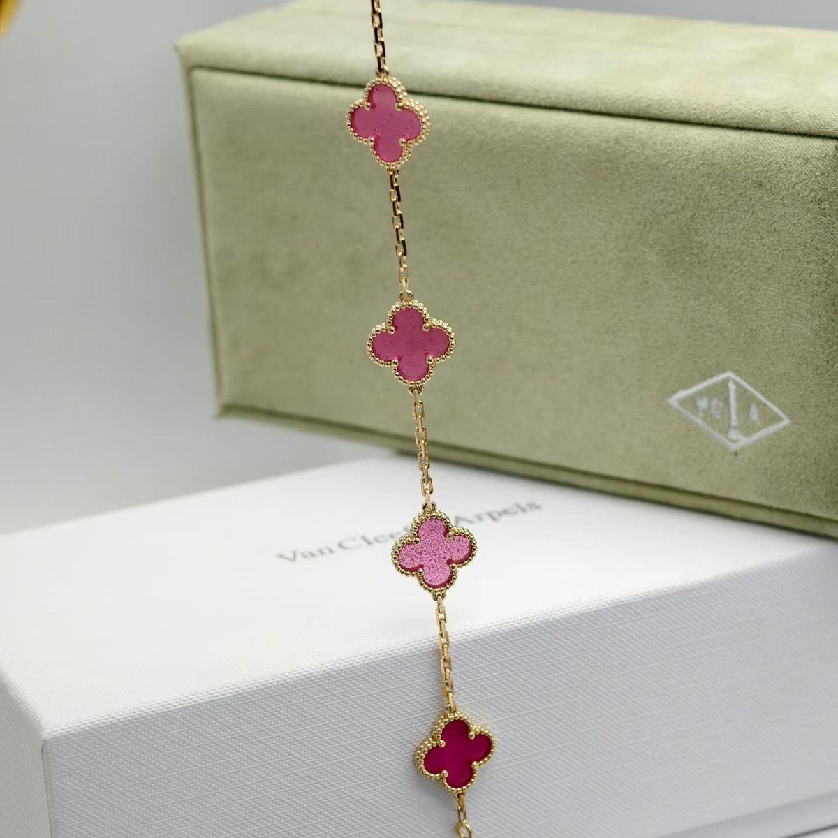 [Rani Jewelry]NEW CLOVER 5 MOTIFS PINK ENAMEL BRACELET