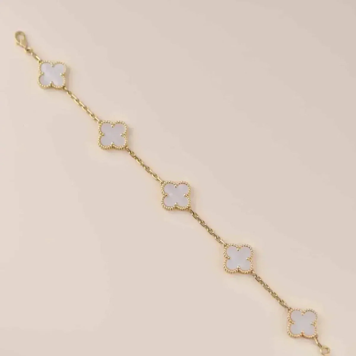[Rani Jewelry]CLOVER WHITE PEARL MOP 5 MOTIF BRACELET COLLECTION