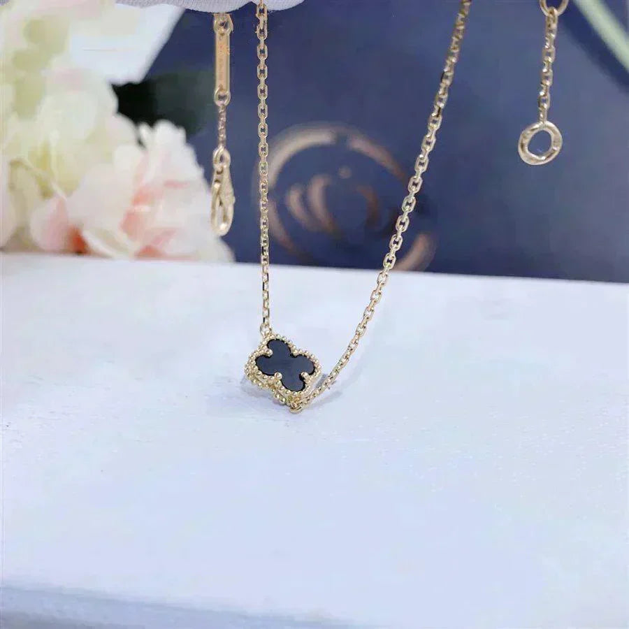[Rani Jewelry]CLOVER ONYX SINGLE FLOWER BRACELET